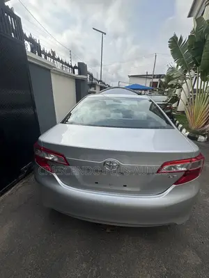 Toyota Camry LE 4dr Sedan (2.5L 4cyl 6A) 2013 Gray