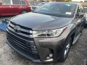 Toyota Highlander Limited 4x4 V6 (3.5L 6cyl 8A) 2017 Gray