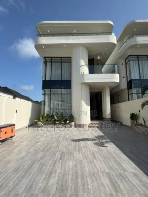 5bdrm Duplex in Lagos Island / Lagos Island for sale