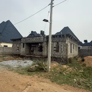 4bdrm Penthouse in Stable City, Lugbe District for sale