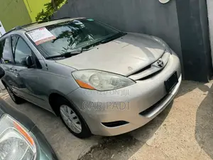 Toyota Sienna 2007 Silver