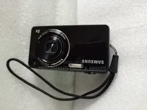 Samsung Digital Photo Video Camera for Vintage Passport Snapping