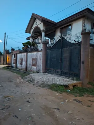 Furnished 3bdrm Block of Flats in Baruwa for sale