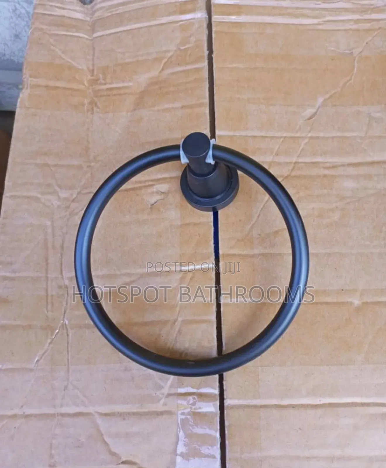 Quality Black and Gold Towel Ring