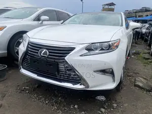Lexus ES 350 FWD 2013 White
