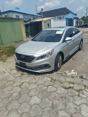 Hyundai Sonata Limited Sedan FWD (2.4L 4cyl 6A) 2016 Silver