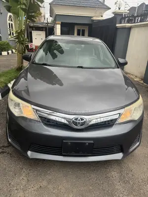 Toyota Camry LE 4dr Sedan (2.5L 4cyl 6A) 2013 Gray
