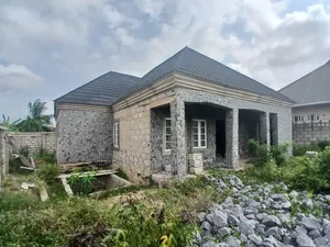 2bdrm Bungalow in Sheu, Ologuneru, Ibadan for sale