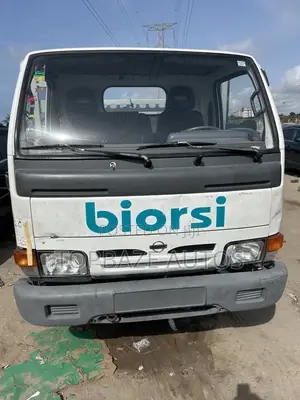 Nissan Cabster