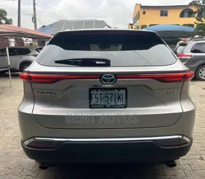 Toyota Venza Limited AWD 2023 Silver