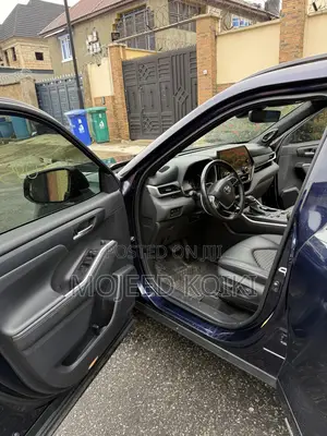 Toyota Highlander XSE AWD 2023 Blue