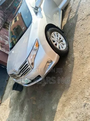 Toyota Venza AWD 2012 Silver