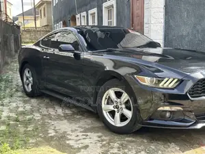 Ford Mustang EcoBoost Premium Fastback 2017 Black