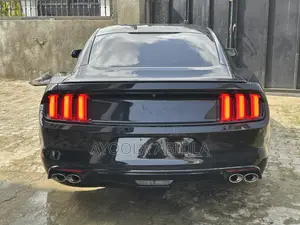 Ford Mustang EcoBoost Premium Fastback 2017 Black