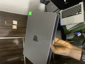 Laptop Apple MacBook Pro 2021 M1 16GB Apple M1 Pro SSD 1T