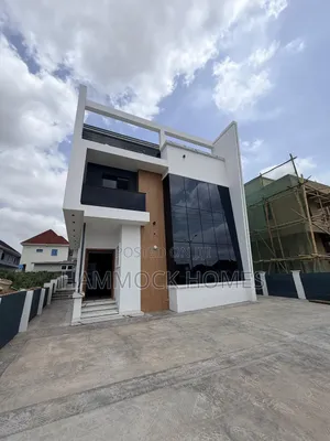 5bdrm Penthouse in Engineer Lere Adigun, Basorun for sale