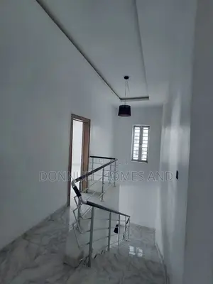 5bdrm Duplex in Ikota for rent