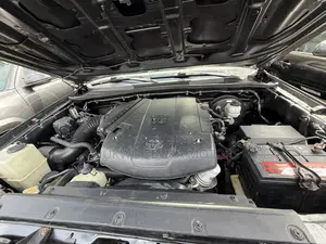 Toyota Tacoma 4dr Access Cab 4WD 6.1 ft. SB (2.7L 4cyl 5M) 2015 Gray