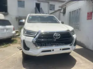 Toyota Hilux 2018 White