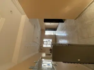3bdrm Block of Flats in Idado for rent
