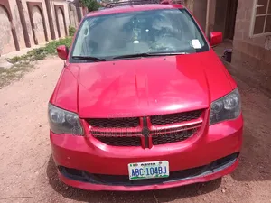 Dodge B3500 2013 Red