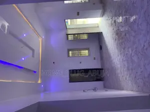 3bdrm Block of Flats in Rockview Estate for rent
