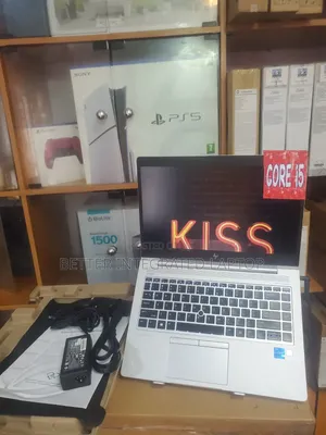 New Laptop HP EliteBook 820 16GB Intel Core 5 SSD 256GB