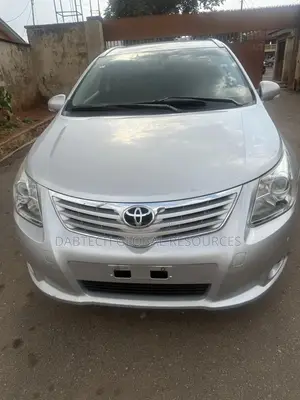 Toyota Avensis 2010 Silver