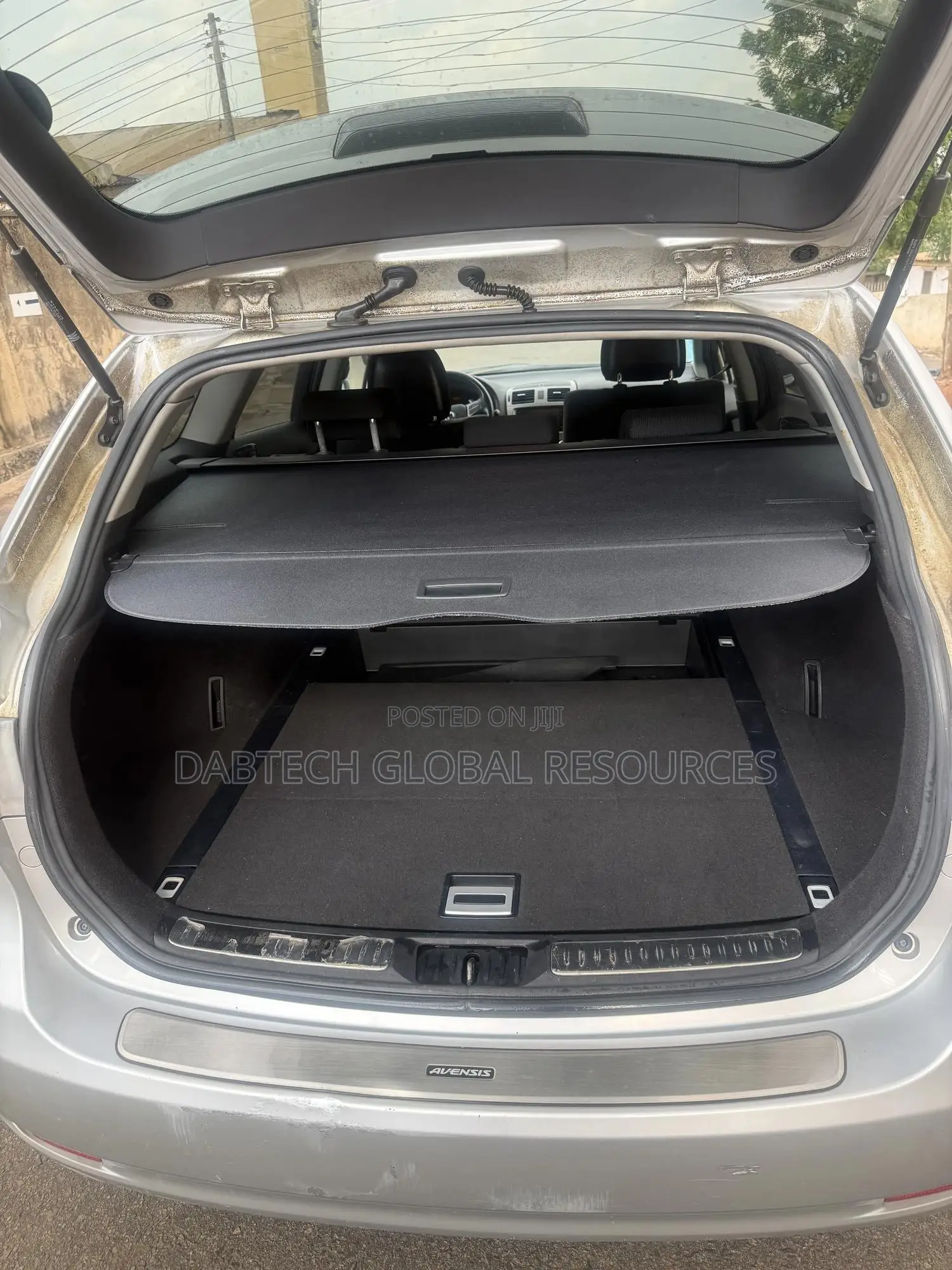 Toyota Avensis 2010 Silver