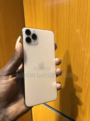 Apple iPhone 11 Pro Max 64 GB Gold