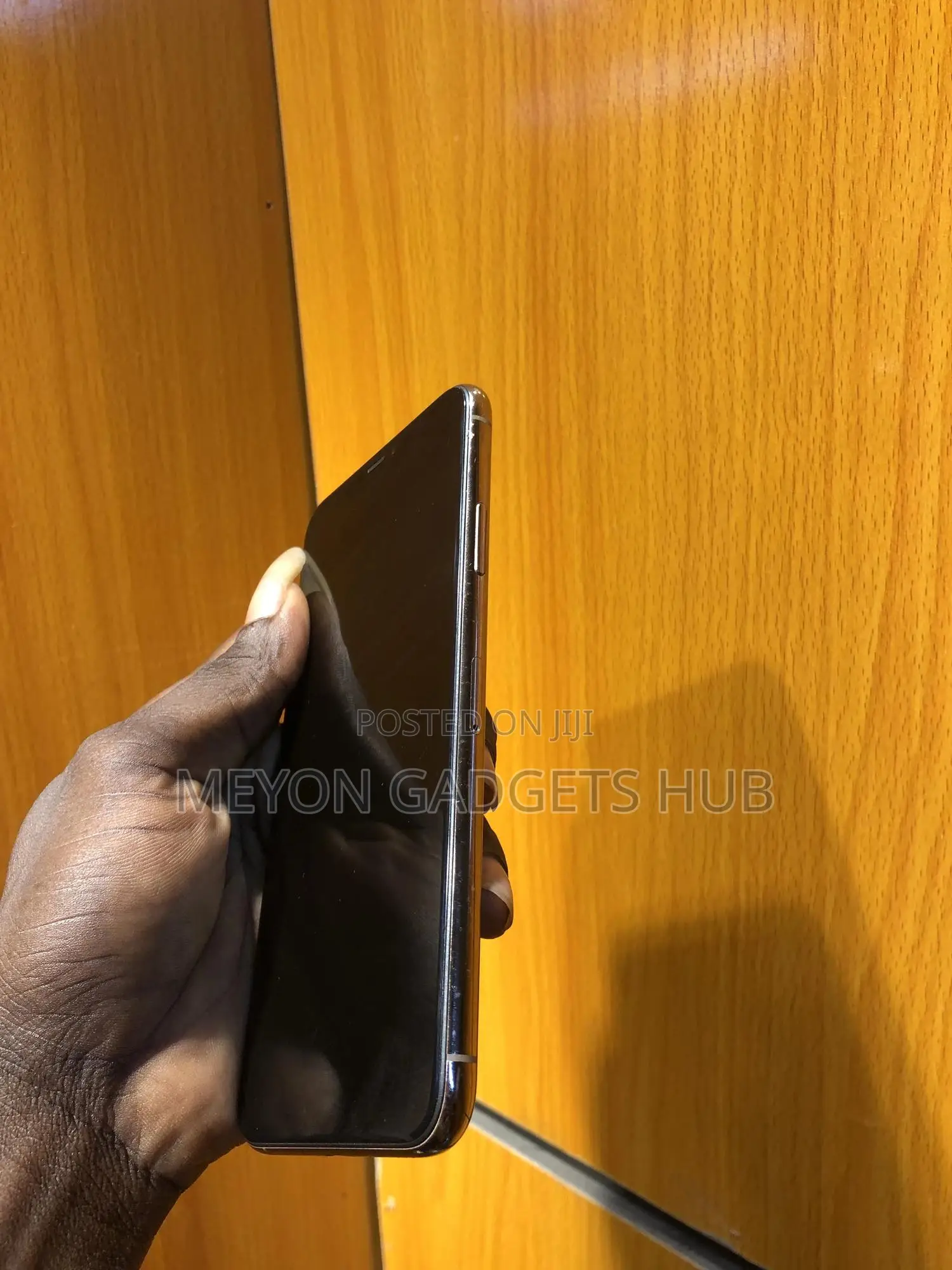 Apple iPhone 11 Pro Max 64 GB Gold