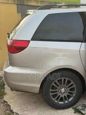 Toyota Sienna 2004 Green