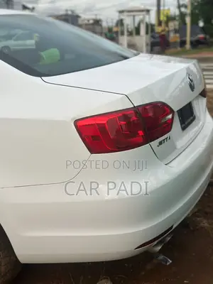 Volkswagen Passat 2012 White