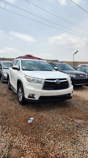Toyota Highlander XLE 4dr SUV (3.5L 6cyl 6A) 2015 White