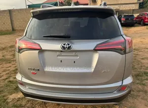 Toyota RAV4 2018 Silver