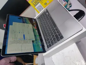 Laptop Apple MacBook Pro 2020 32GB Intel Core i7 SSD 512GB