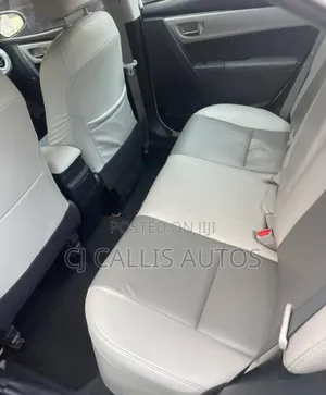 Toyota Corolla LE 4dr Sedan (1.8L 4cyl CVT) 2017 White