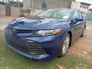 Toyota Camry 2018 Blue