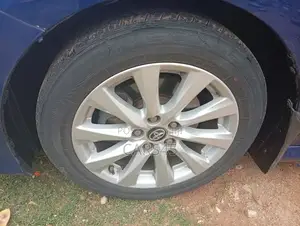 Toyota Camry 2018 Blue