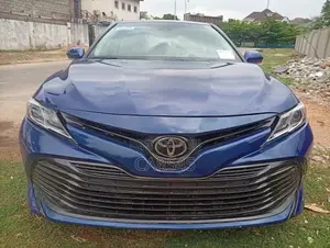 Toyota Camry 2018 Blue