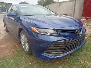 Toyota Camry 2018 Blue