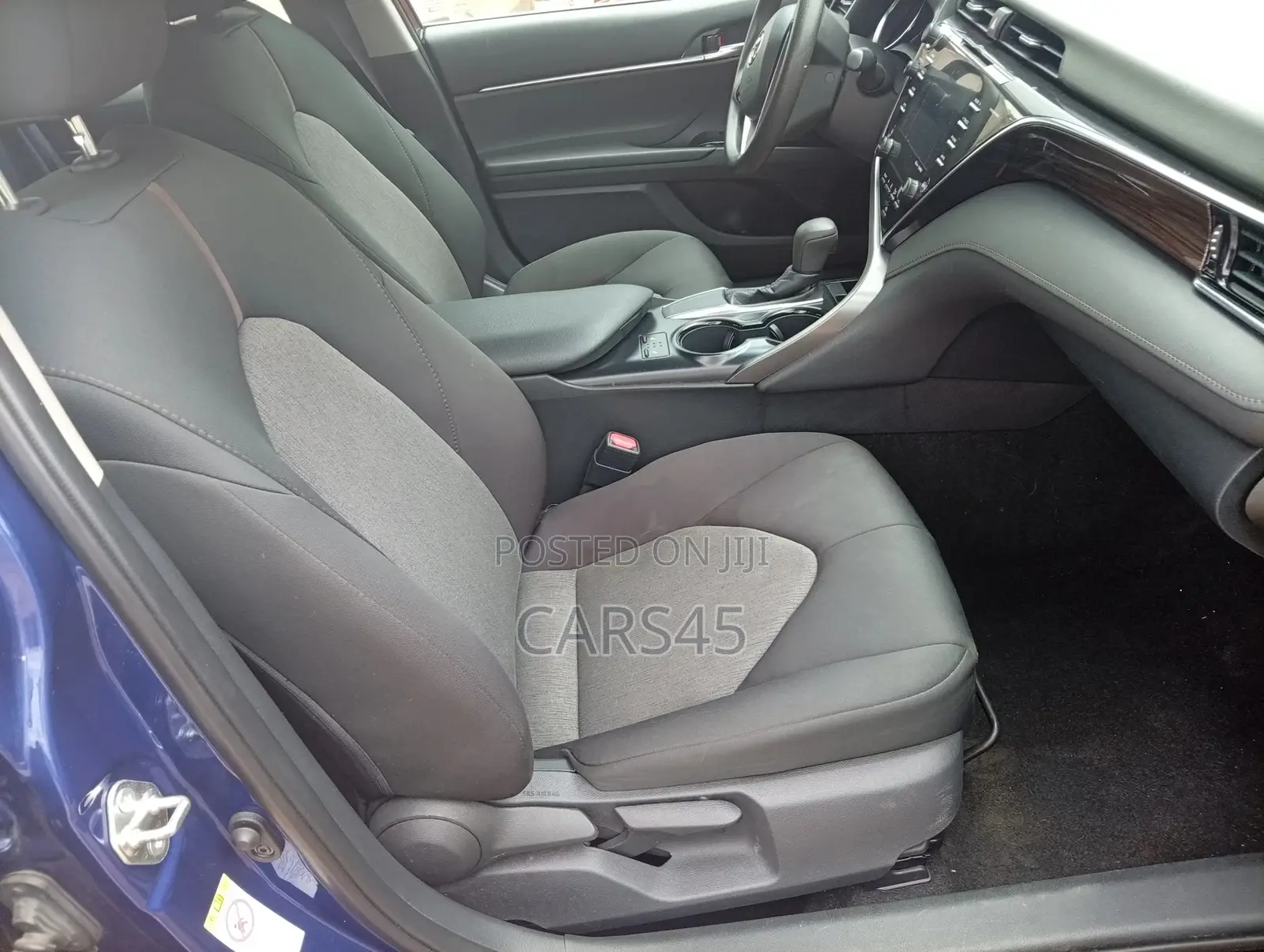 Toyota Camry 2018 Blue