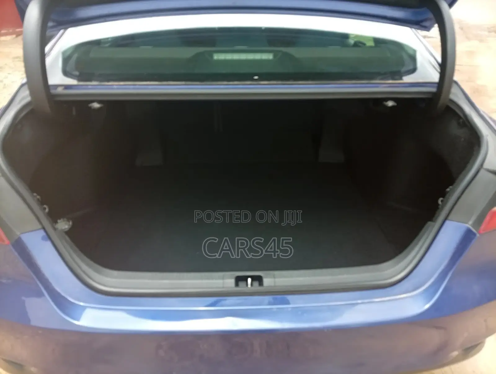 Toyota Camry 2018 Blue