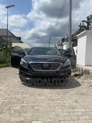 Hyundai Sonata Base Sedan FWD (2.4L 4cyl 6A) 2017 Black