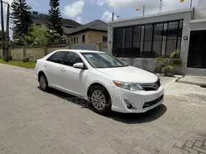 Toyota Camry LE 4dr Sedan (2.5L 4cyl 6A) 2014 White