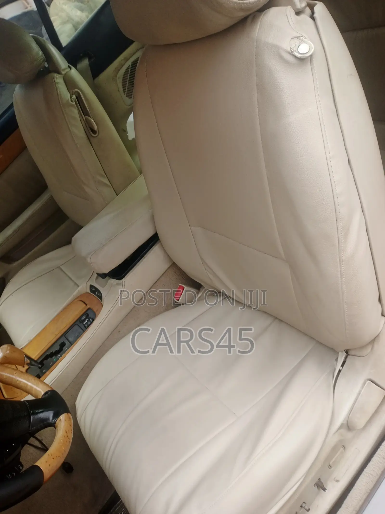 Lexus SC 2010 Gold