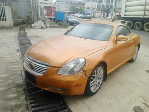 Lexus SC 2010 Gold