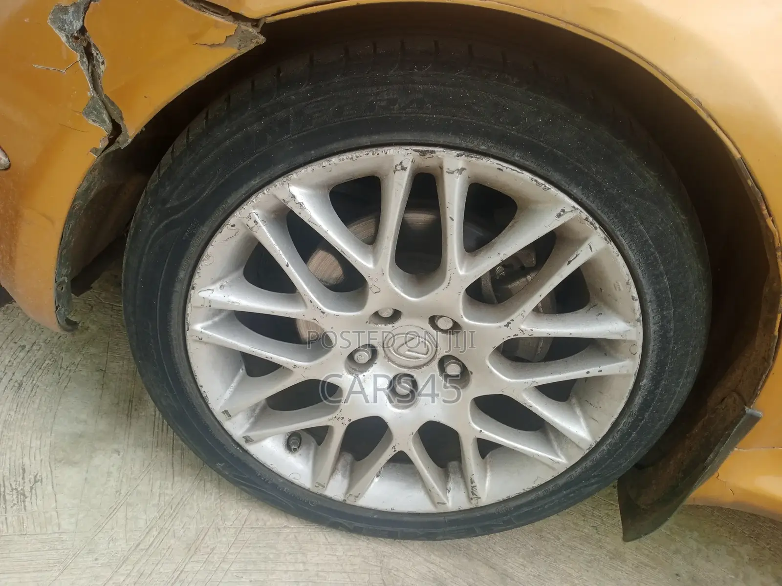 Lexus SC 2010 Gold
