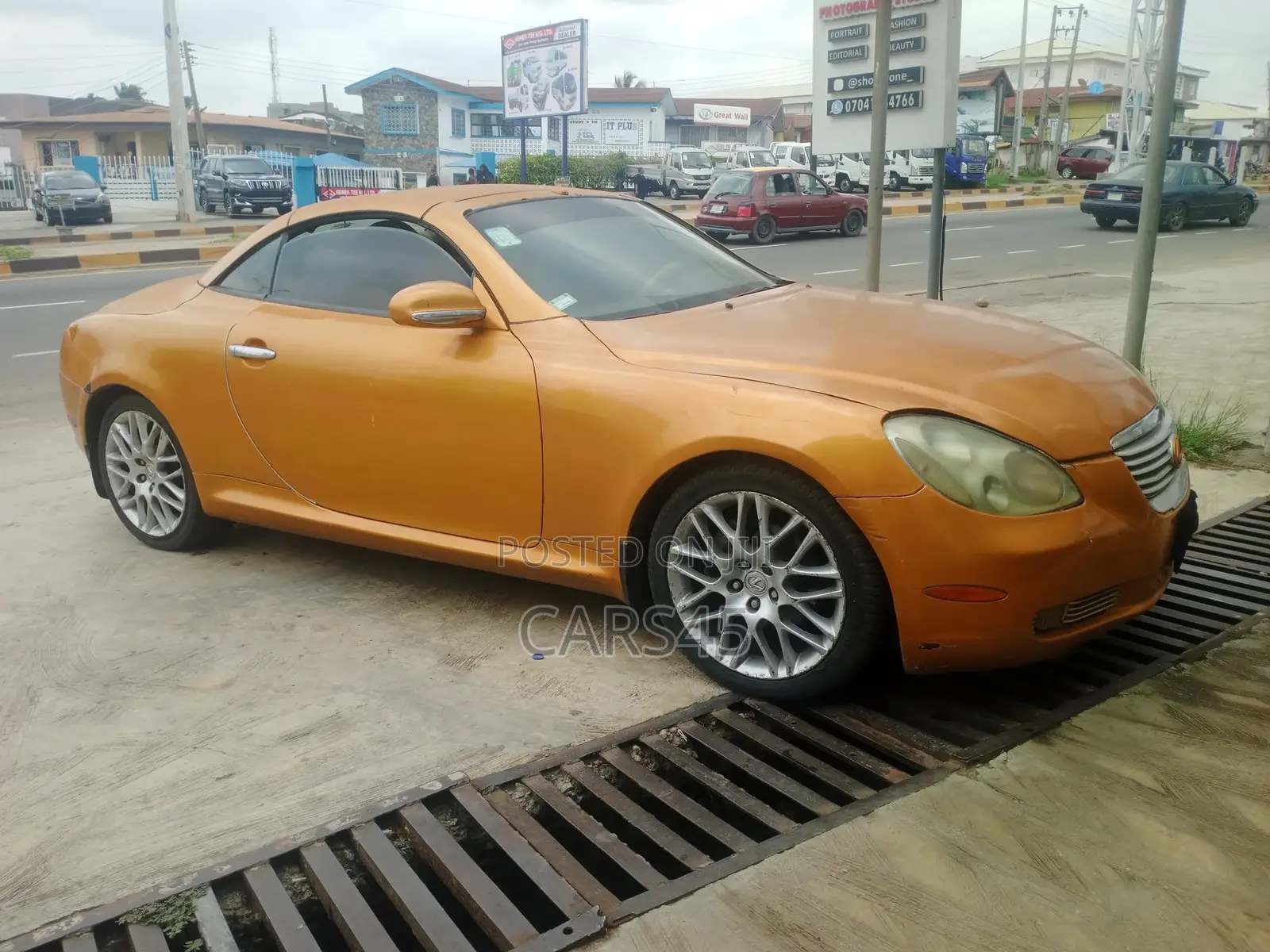 Lexus SC 2010 Gold