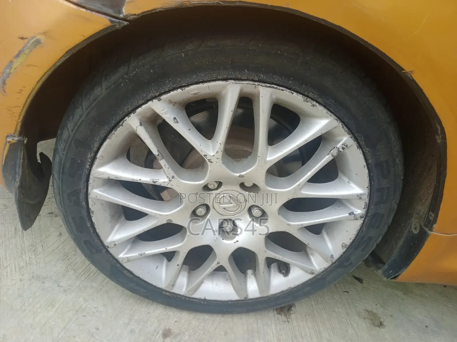 Lexus SC 2010 Gold